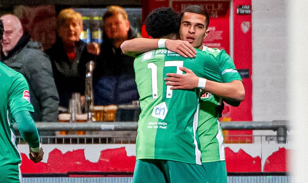 Verhuurde Feyenoorders: Dordrecht wint gestaakt duel, degradatie nu echt dichtbij voor Pedersen