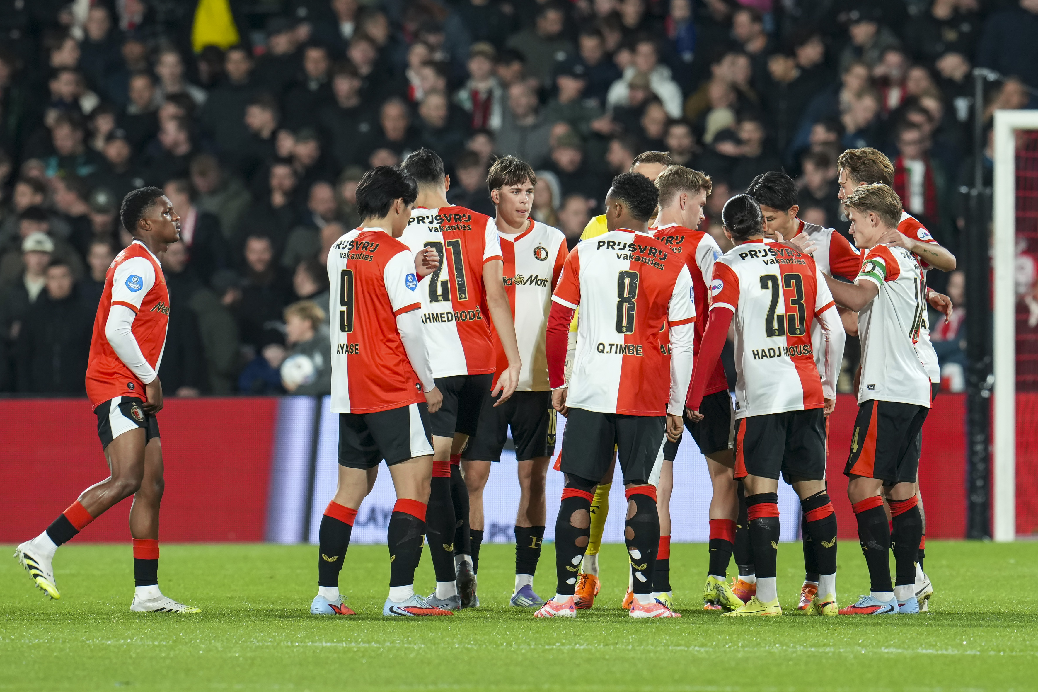 Cijfers · Ueda en Valente maken opnieuw indruk; niemand door de ondergrens