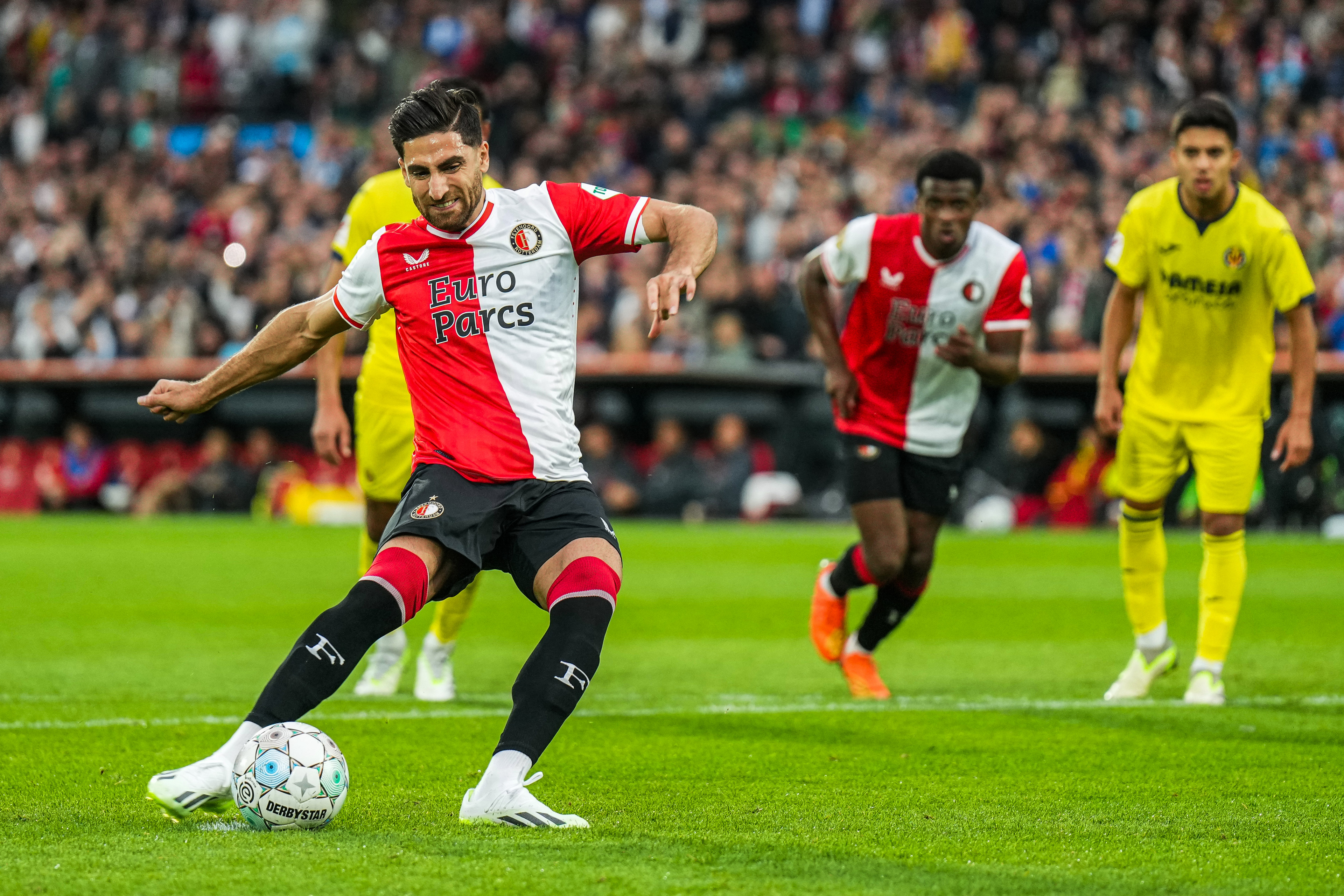 Jahanbakhsh: "Ik ben heel blij hier bij Feyenoord"