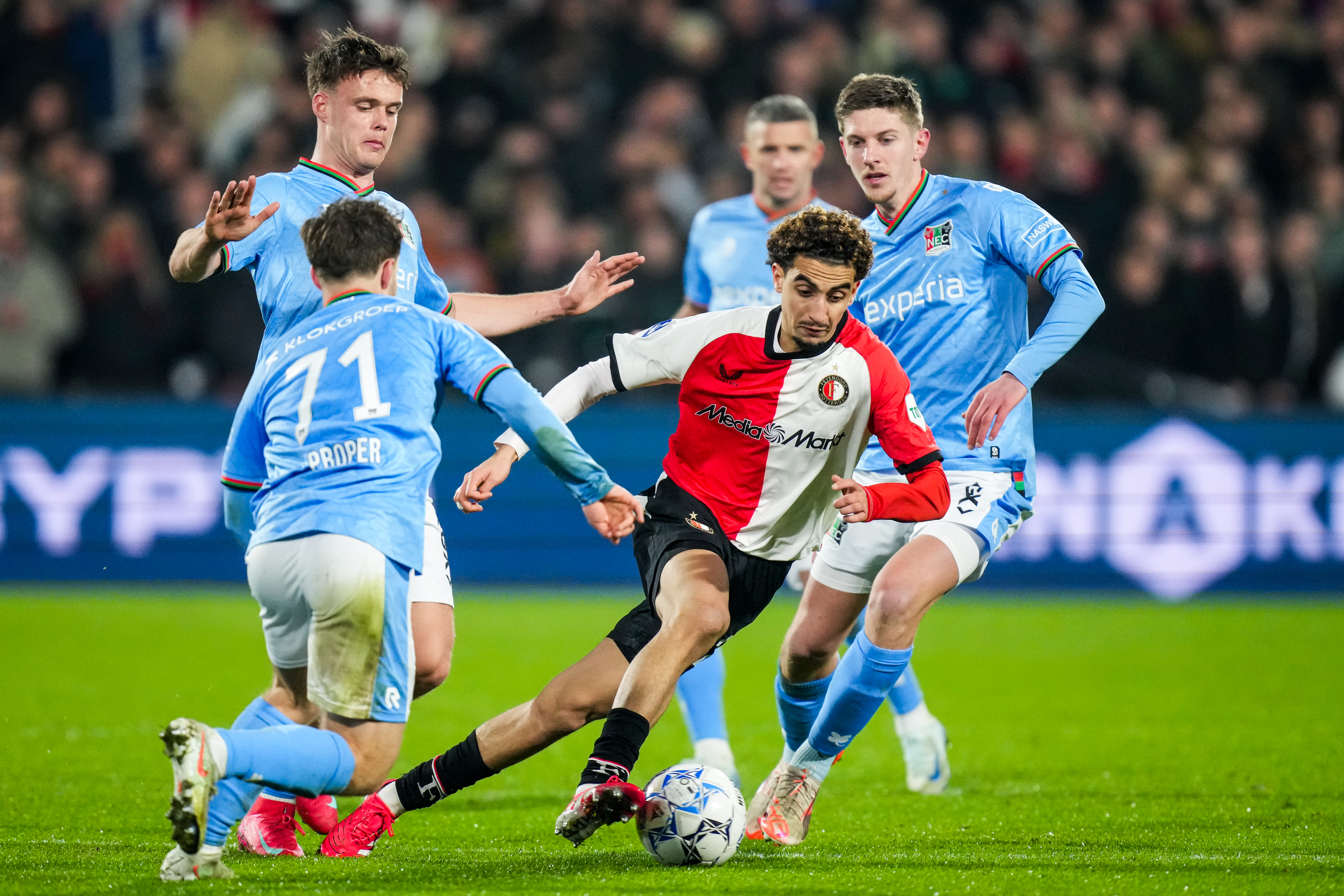 Liveblog • Feyenoord hervat Eredivisie met thuisduel tegen N.E.C. [14:30]