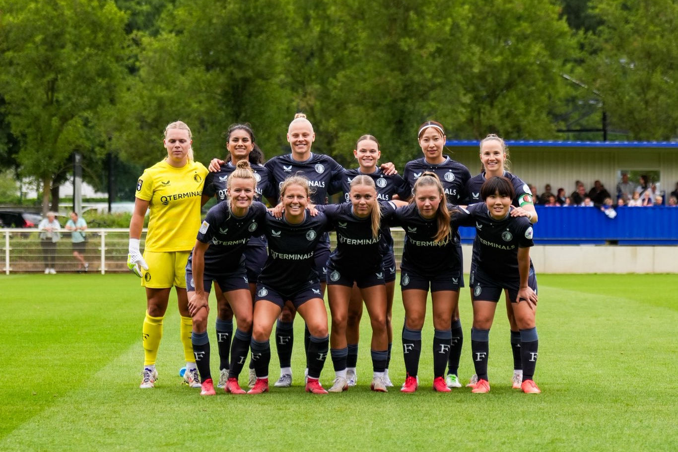 Feyenoord V1 verslaat OH Leuven in oefenduel met spectaculair slot