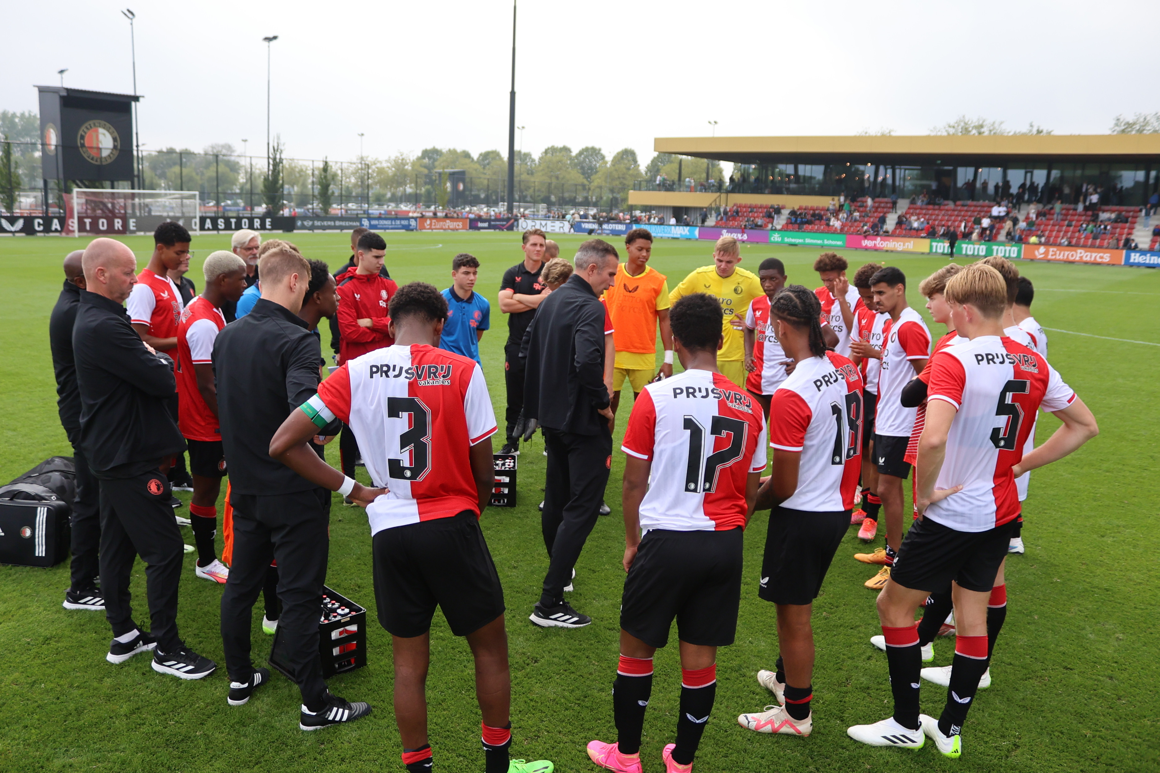 Van der Knaap over Feyenoord ONE: "We streamen elk weekend een jeugdwedstrijd"