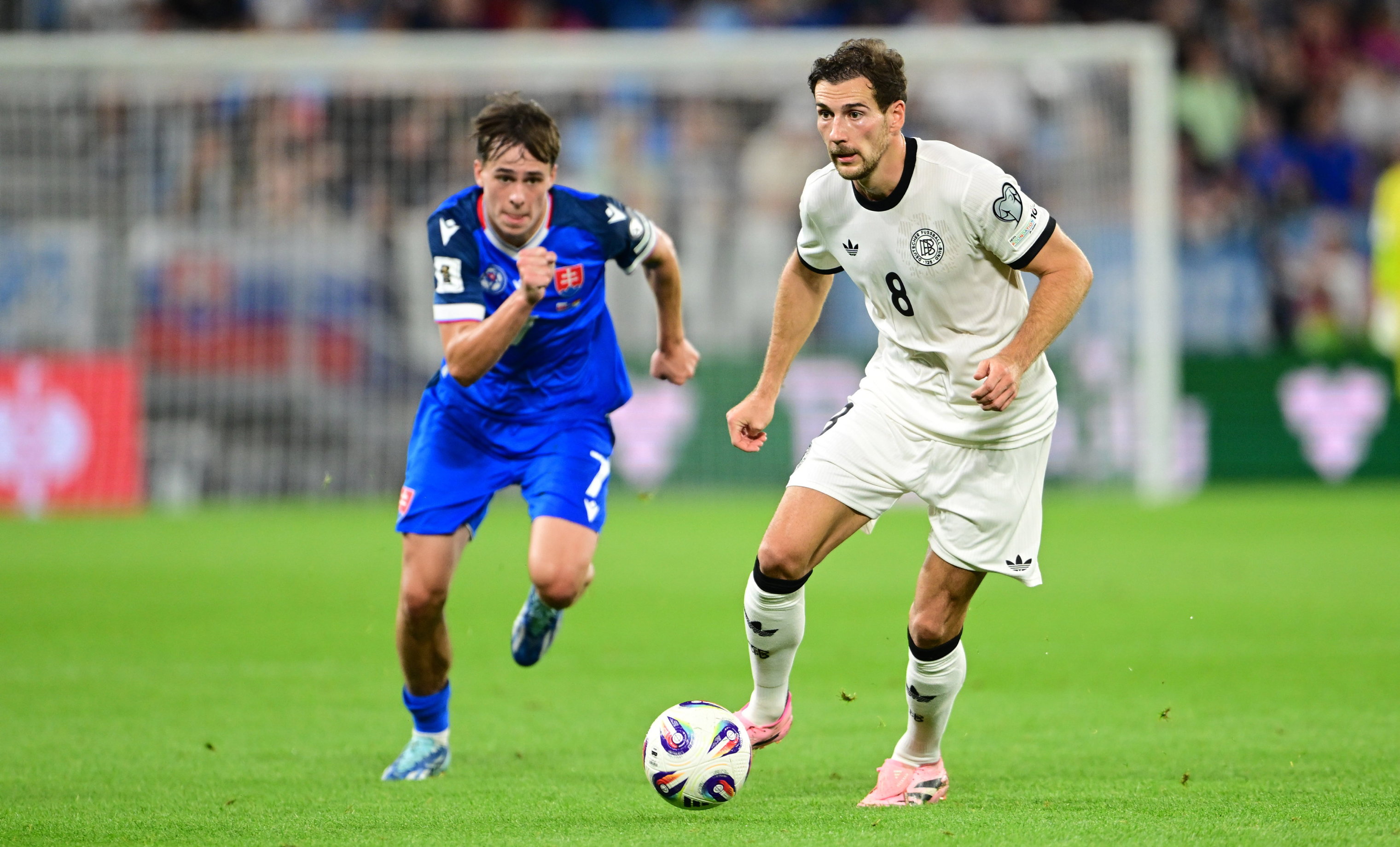 Sauer imponeert bij overwinning op Duitsland; Hancko trefzeker