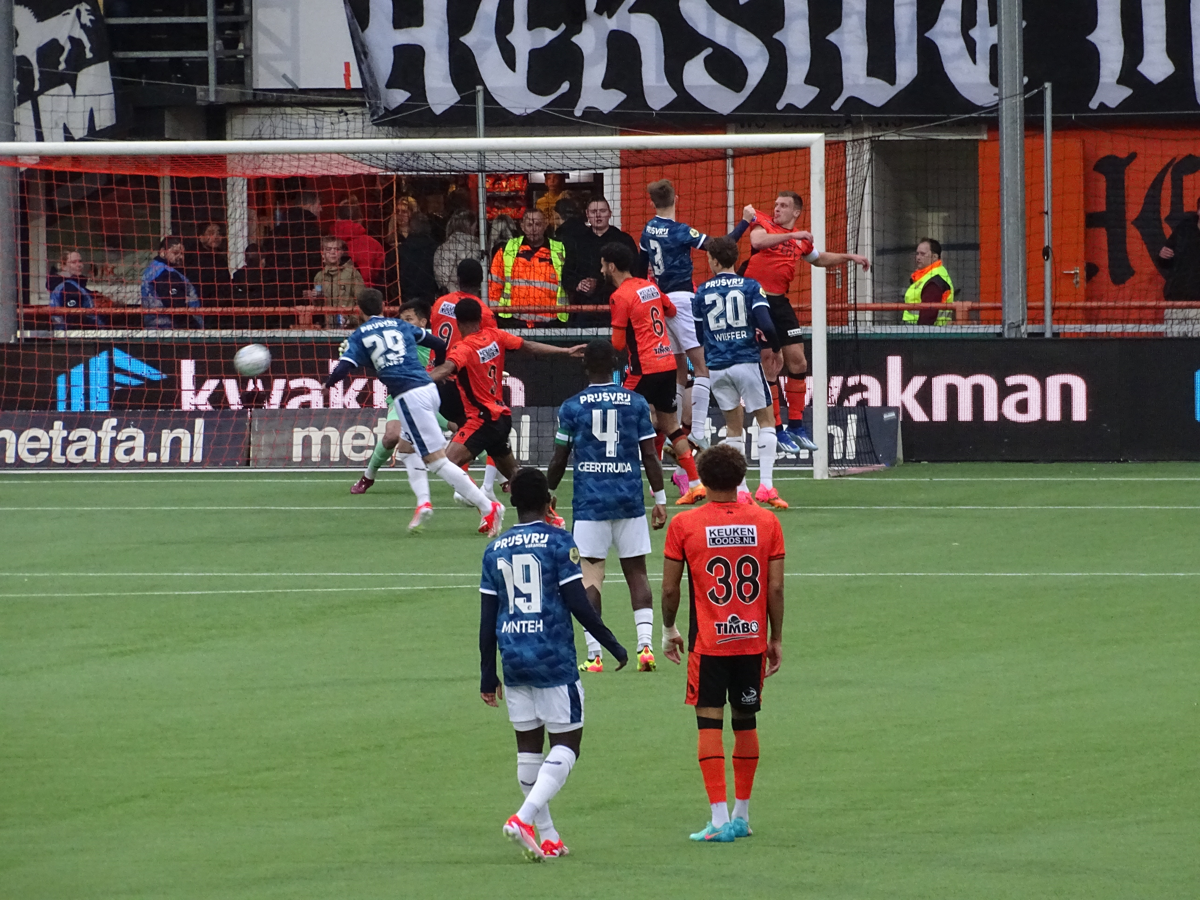 fc-volendam-feyenoord-0-0-04-04-2024-jim-breeman-sports-photography-24