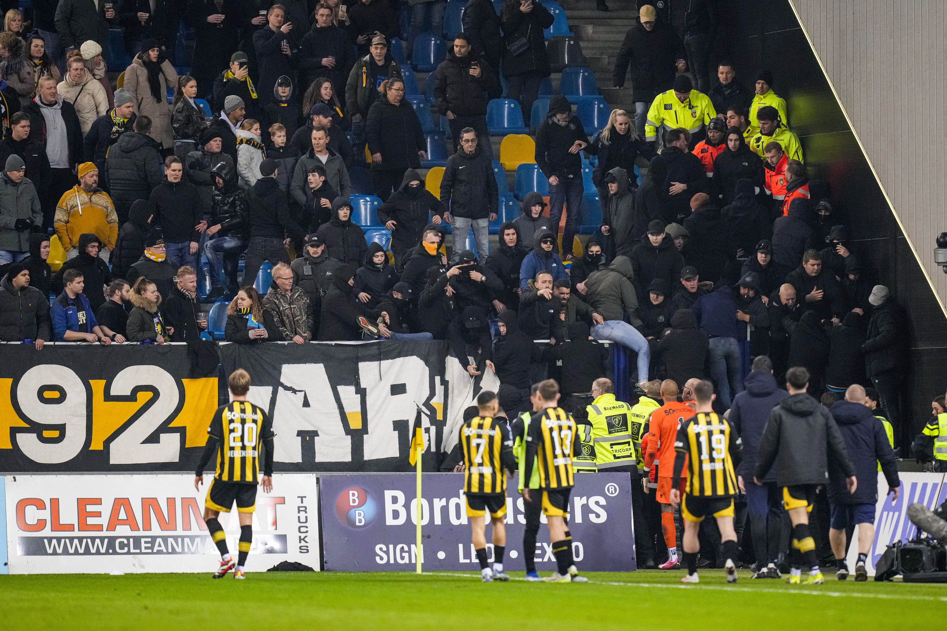 Vitesse beboet voor wanordelijkheden tegen Feyenoord
