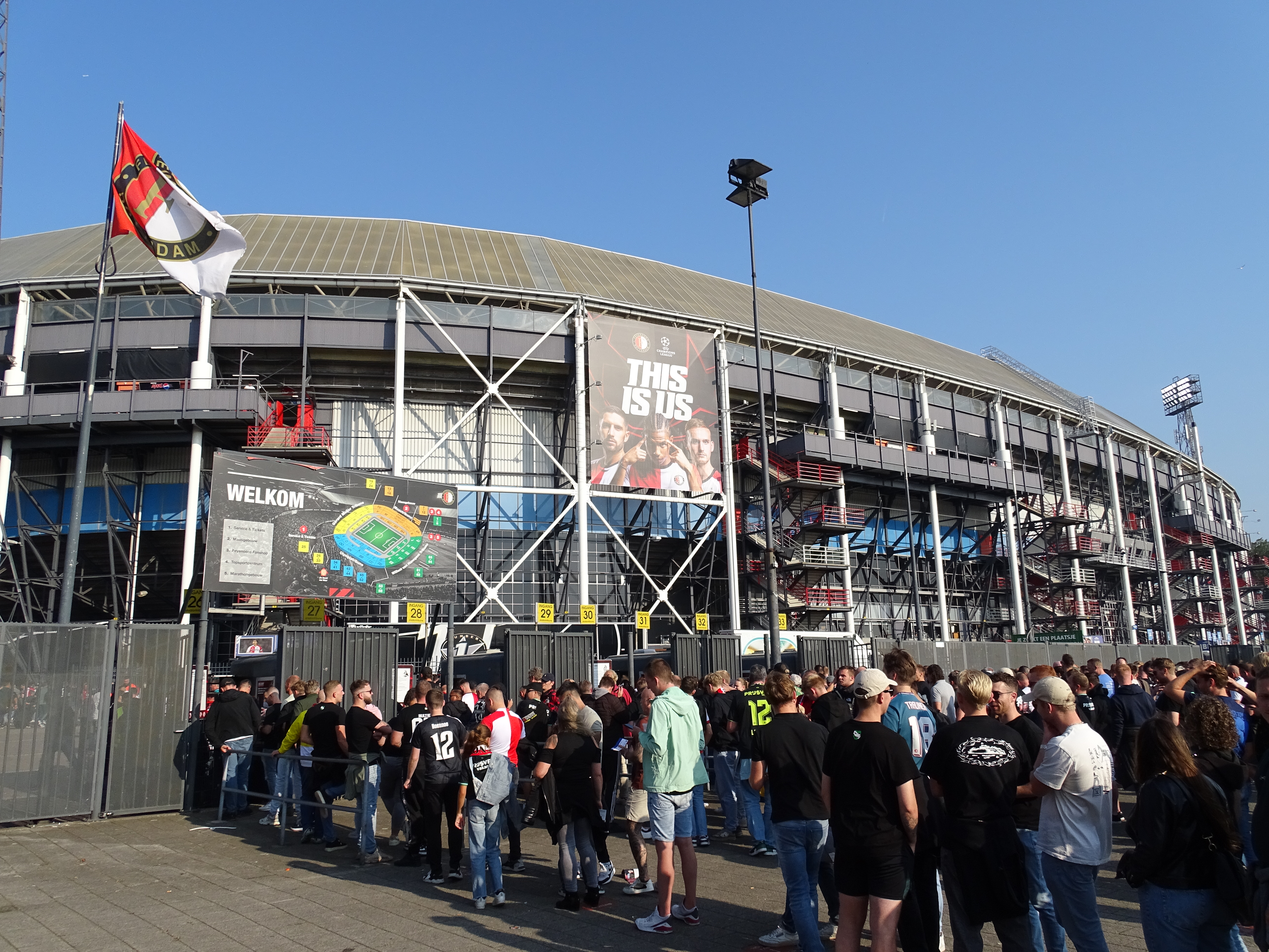 feyenoord-bayer-leverkusen-0-4-jim-breeman-sports-photography-3