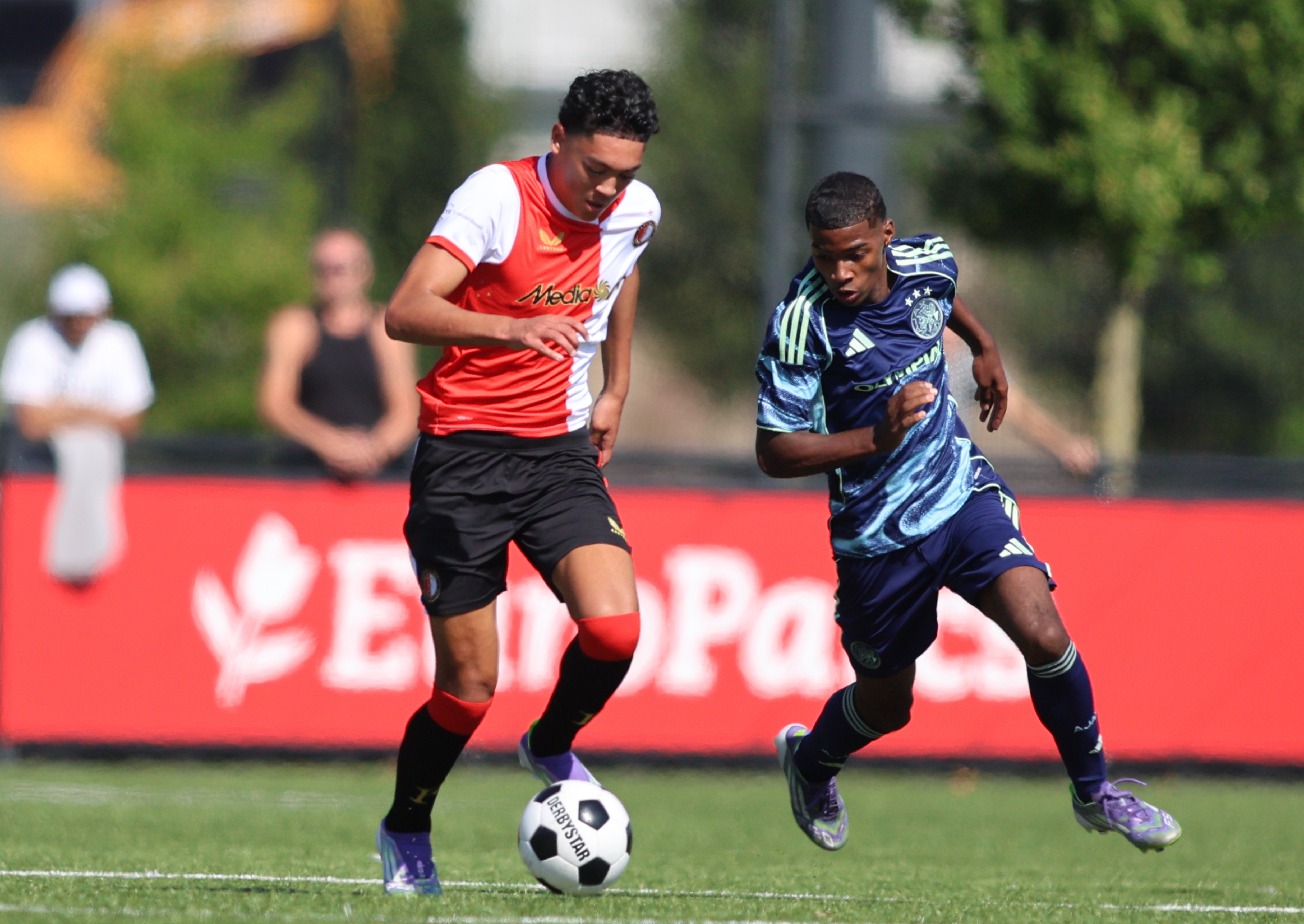 feyenoord-o15-ajax-o15-3-2-33