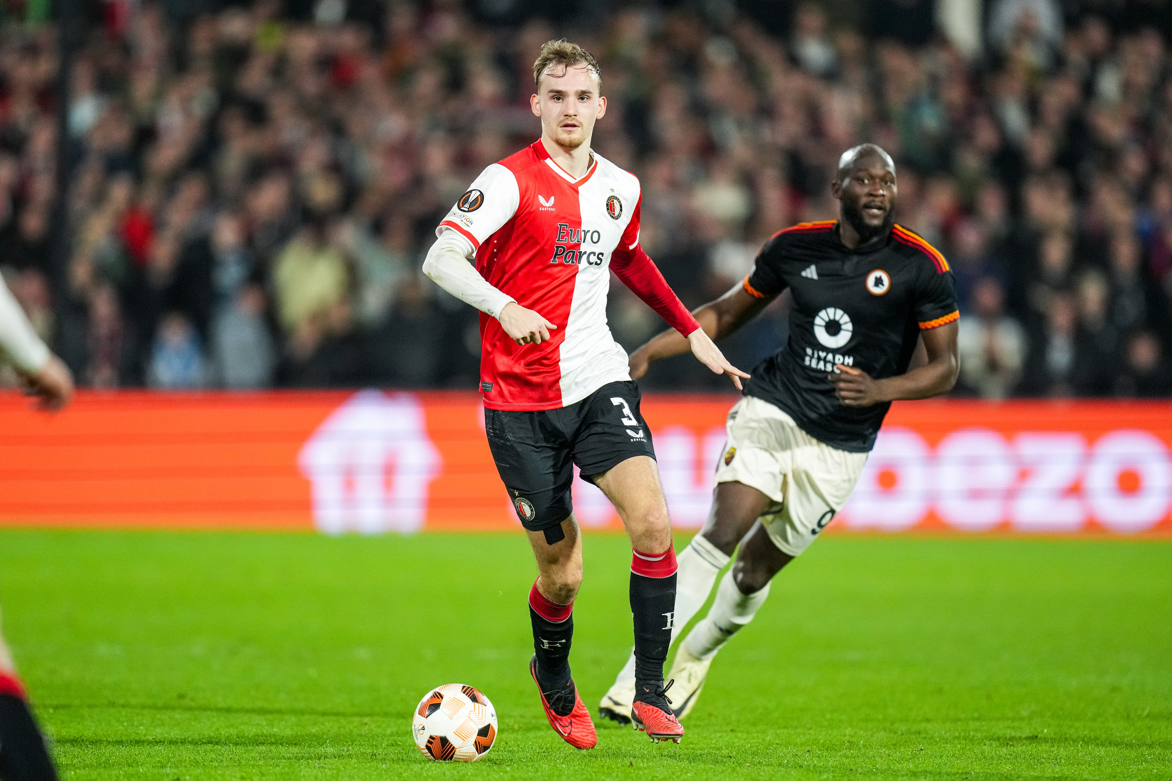 Beelen: "Ik kan niet met de handrem spelen tegen zo'n spits"