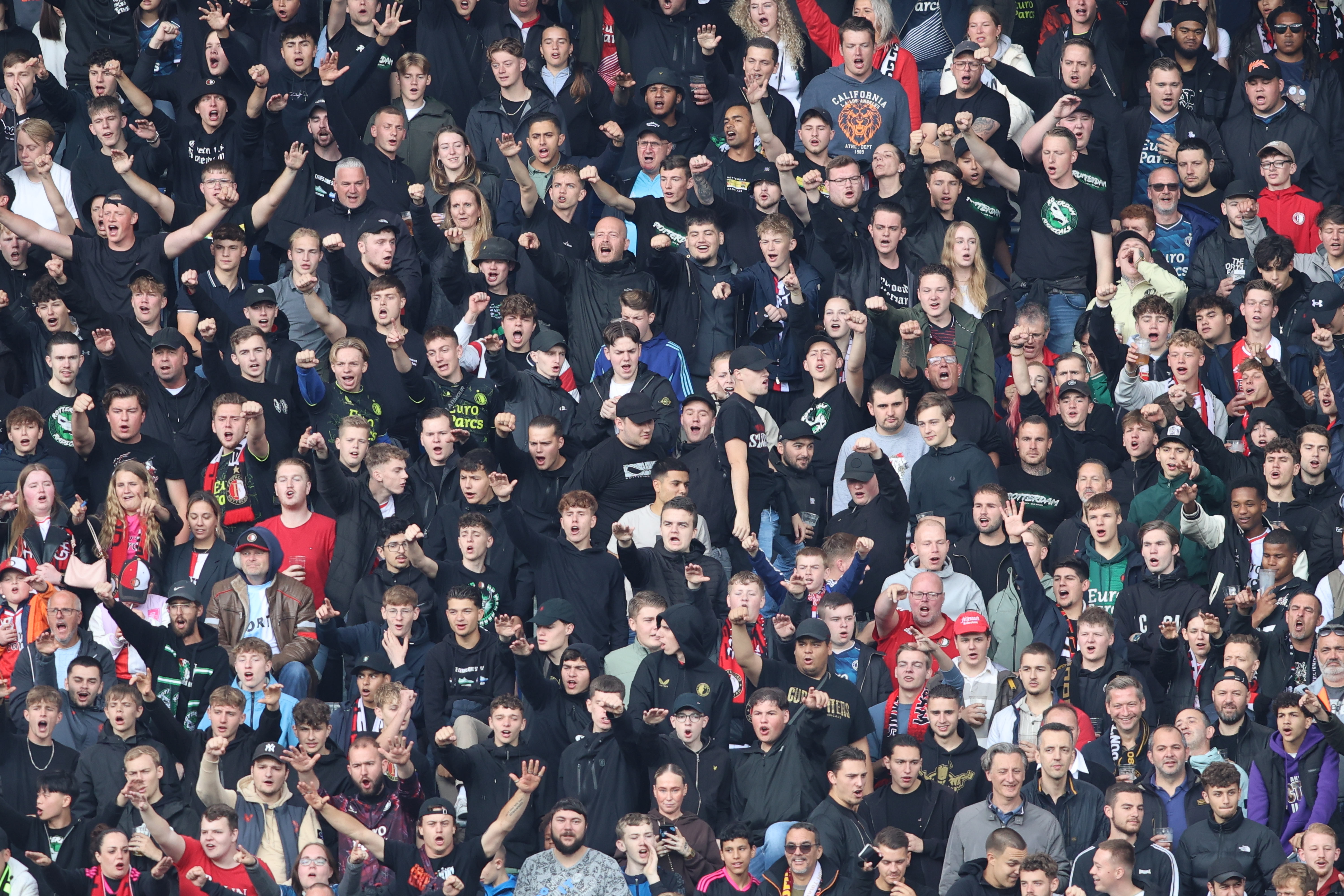 Milaan we komen! • Wedstrijd AC Milan - Feyenoord nog lang niet uitverkocht