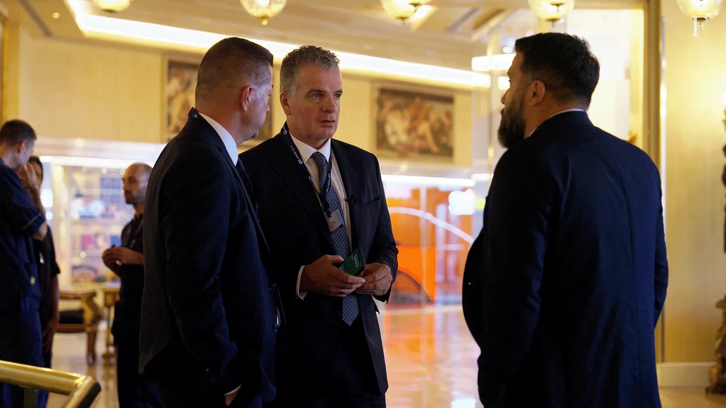 Kijkje achter de schermen: Feyenoord reist met Te Kloese mee naar de EFC General Assembly