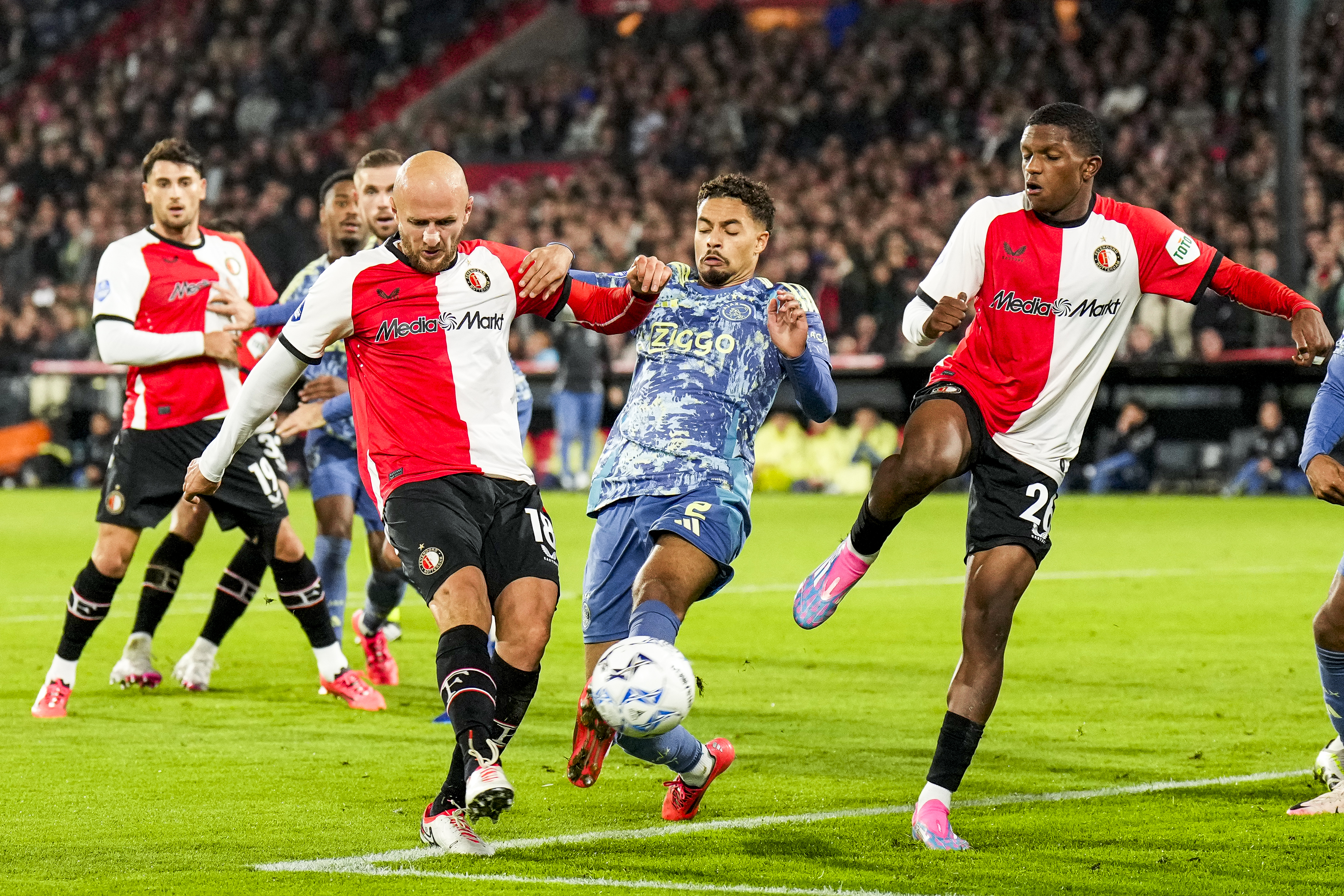 Feyenoord verliest in De Kuip van Ajax