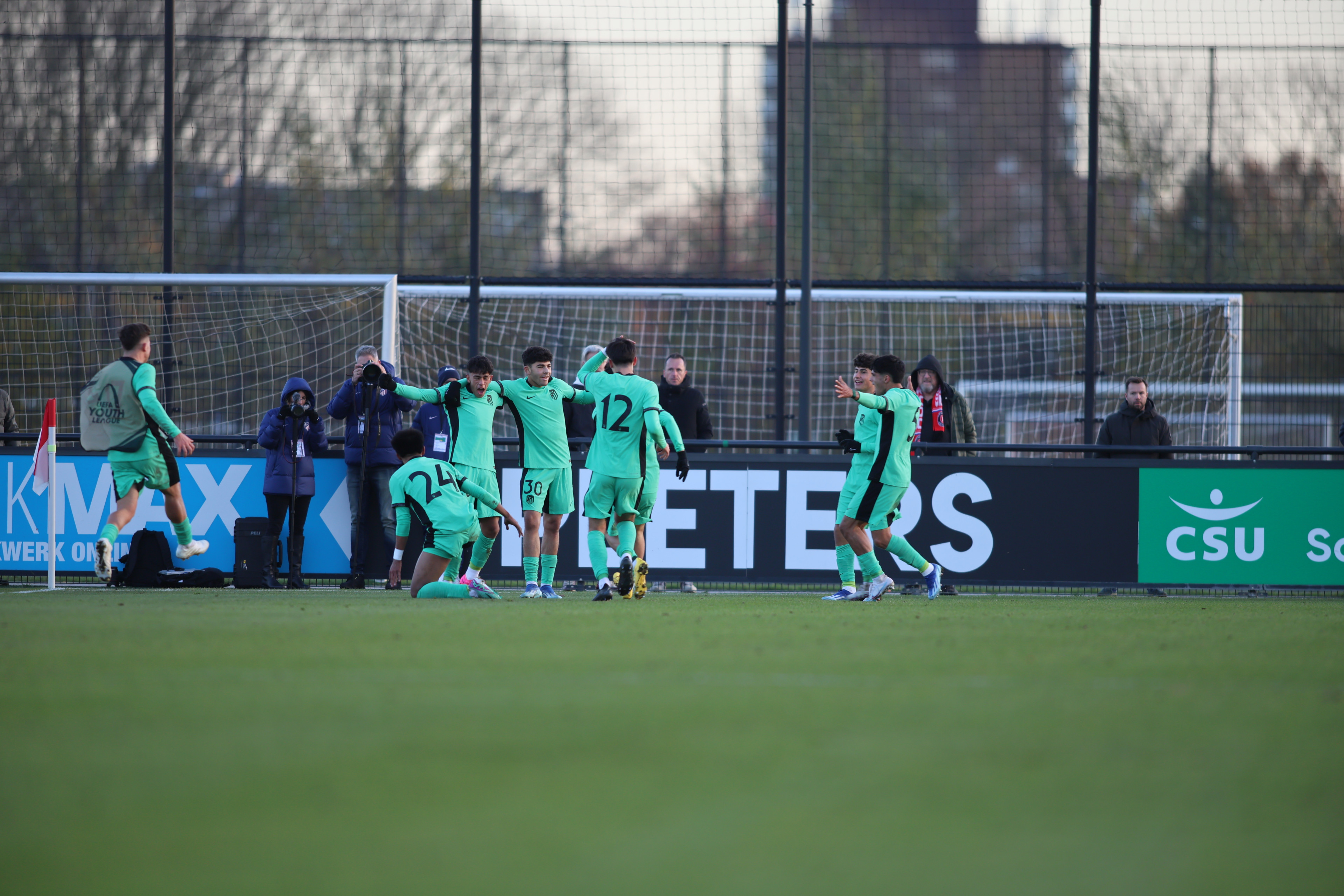 feyenoord-o19-atletico-madrid-o19-0-1-jim-breeman-sports-photography-136