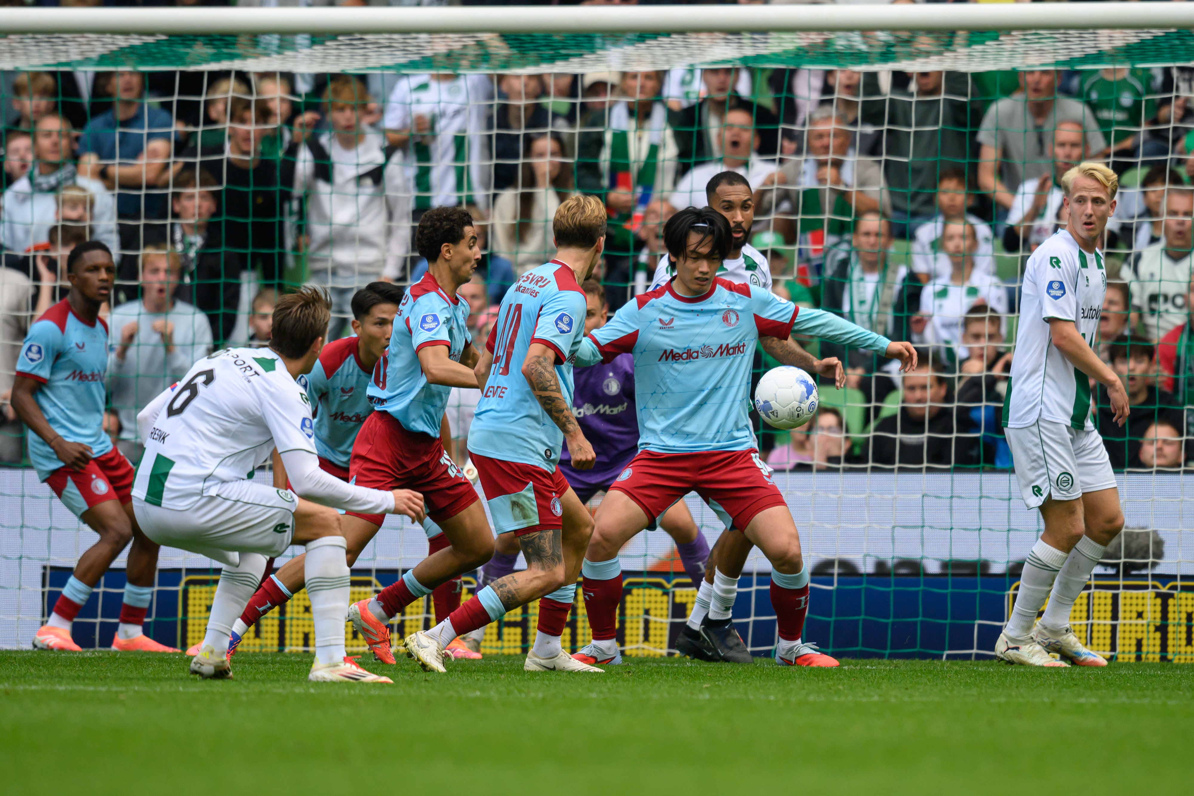 Cijfers • Topscorer Ueda in vorm