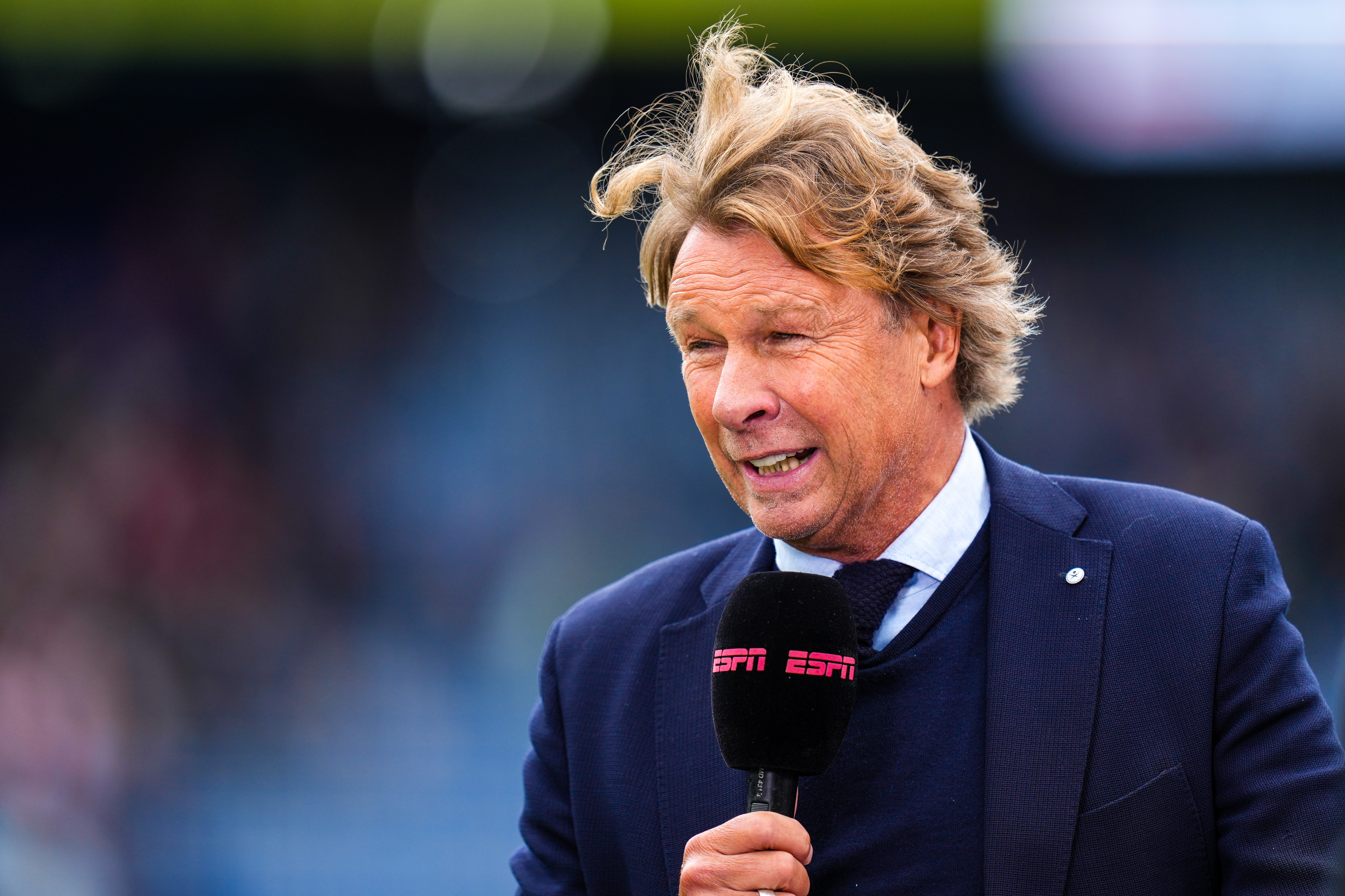 Van Bronckhorst assistent bij Liverpool: "Dit wordt een heerlijk, relaxte rol als rechterhand en adviseur van Arne Slot"