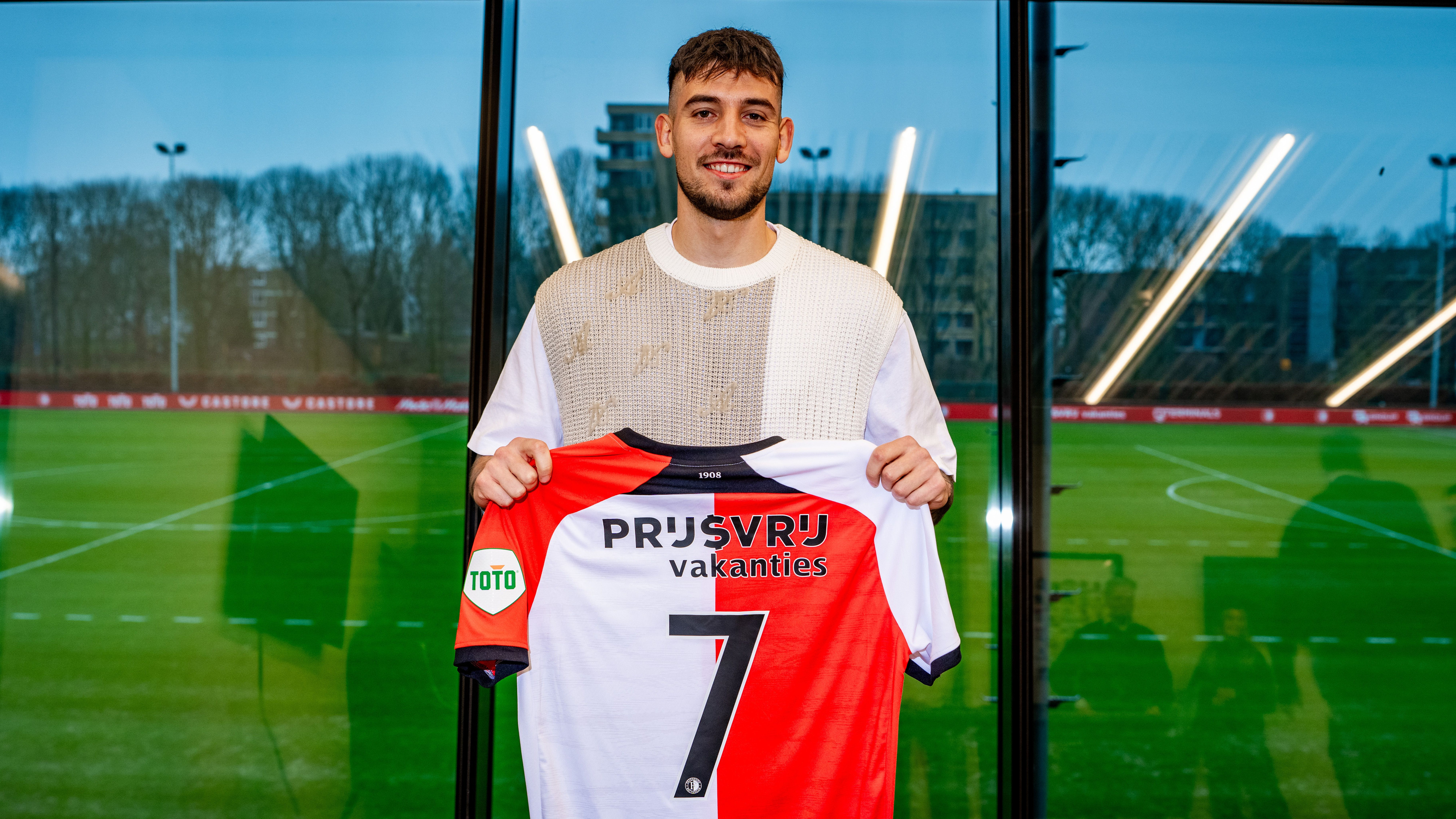 Feyenoord presenteert Jakub Moder