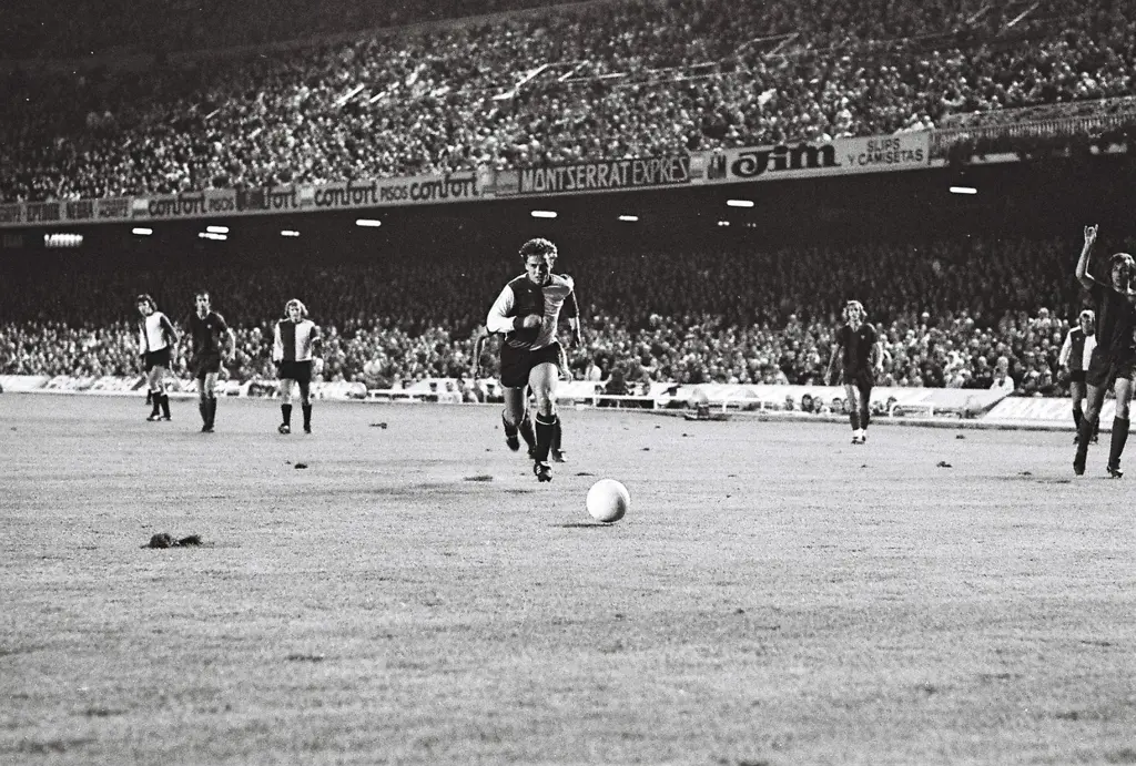 barcelona-feyenoord-in-de-aanval-1974-piet-bouts