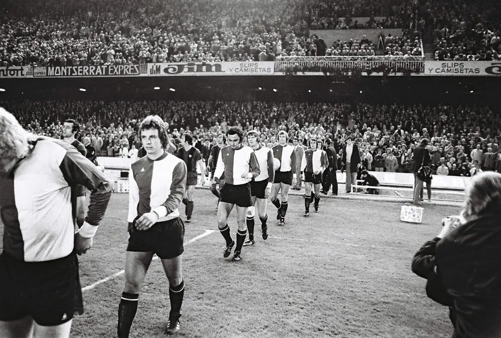 opkomst-feyenoord-in-barcelona-1974-piet-bouts